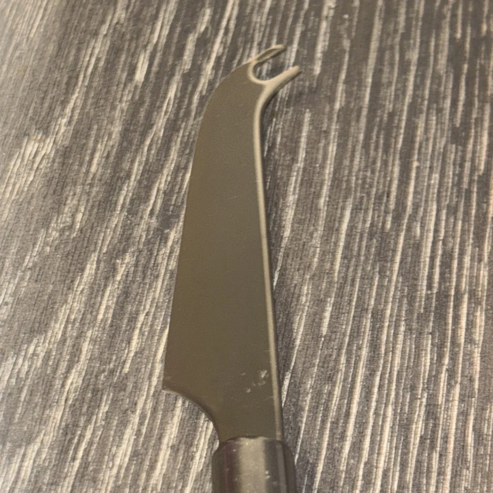 Mikasa Black Plastic Handle ‎ Cheese Pick/Knife